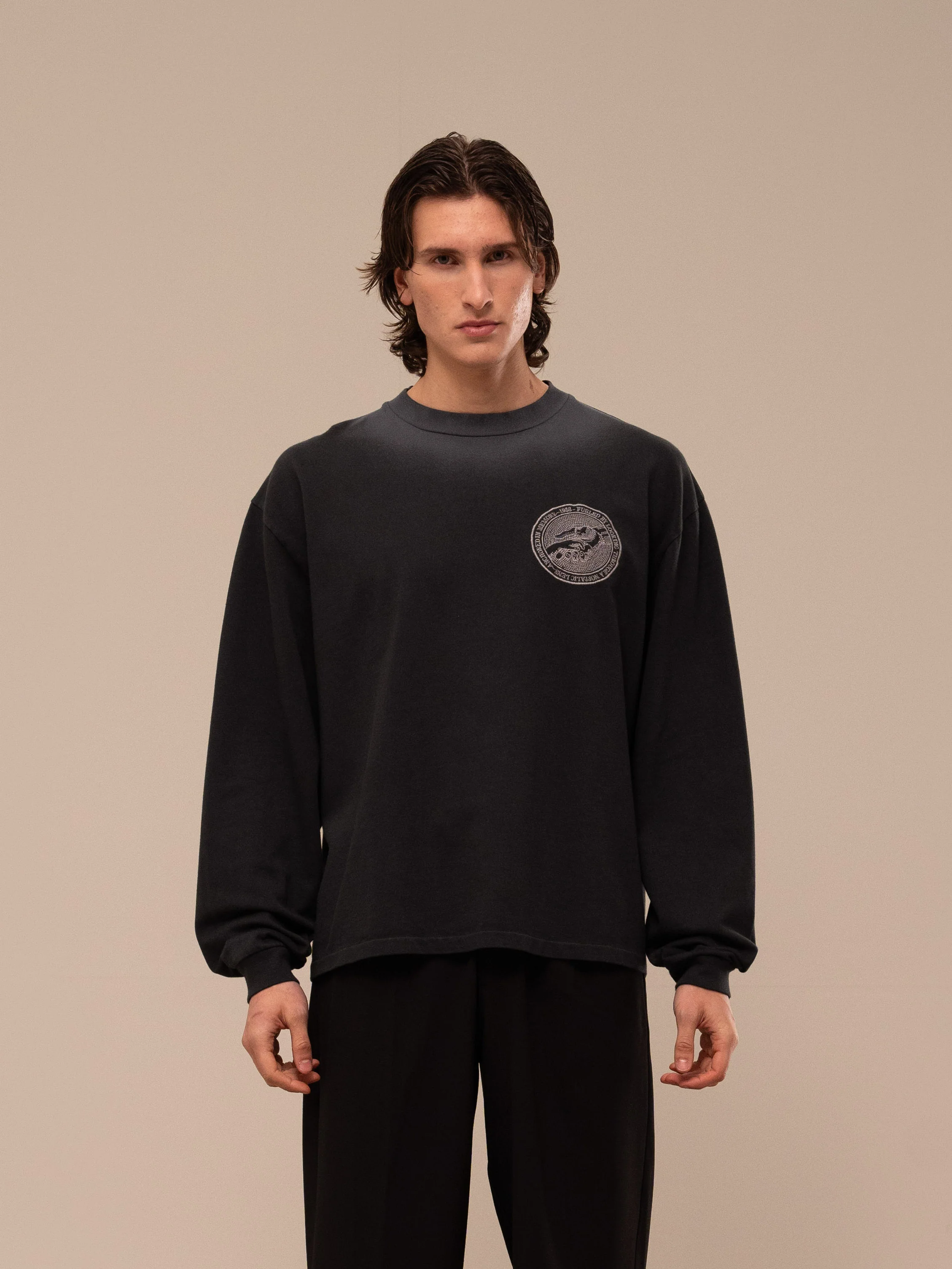 BOND EMBLEM LONGSLEEVE - Image 2