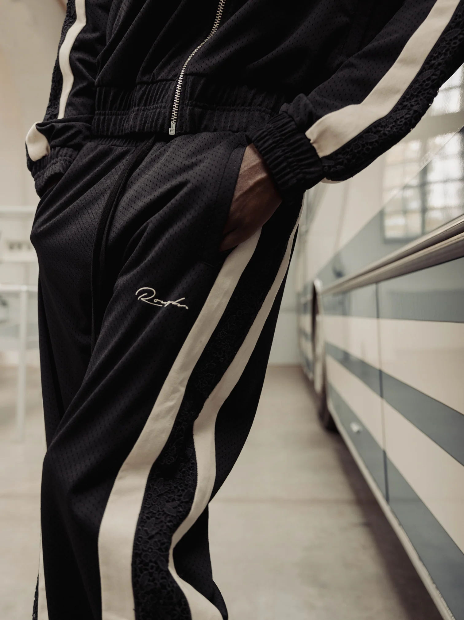 CREST MESH PANTS - Image 6