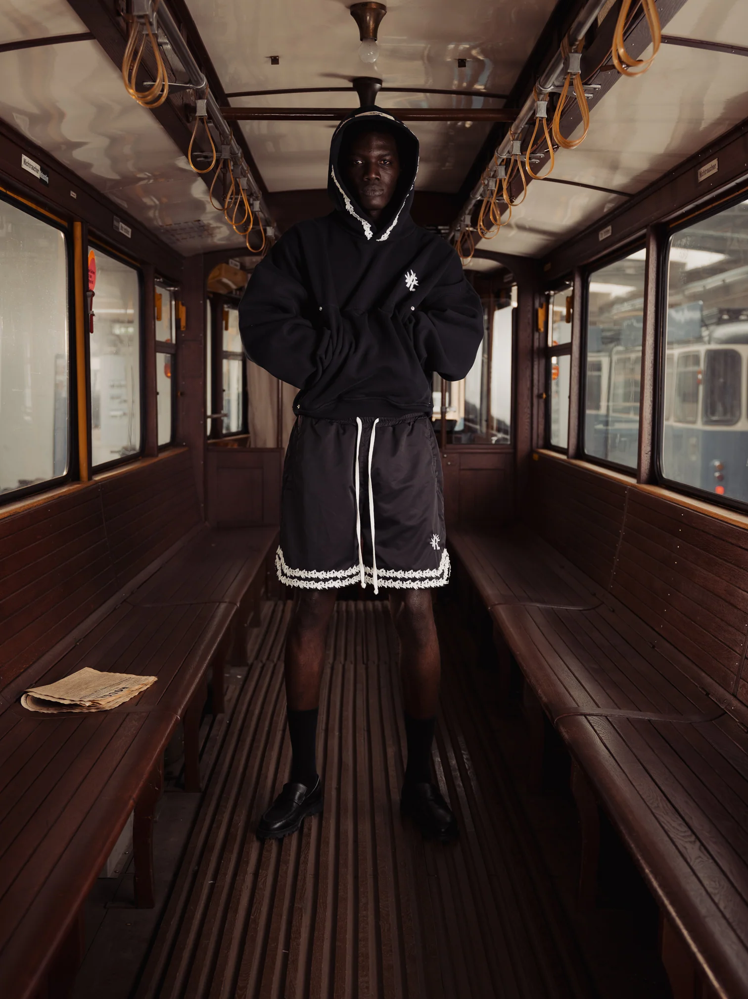 EMBROIDERED HOOD HOODIE - Image 4
