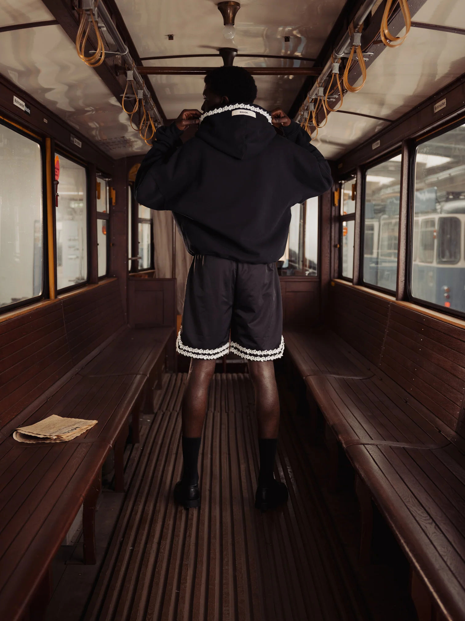 EMBROIDERED HOOD HOODIE - Image 5