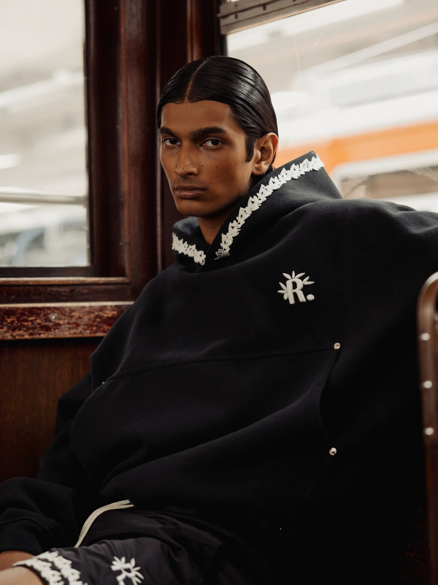 EMBROIDERED HOOD HOODIE - Image 6
