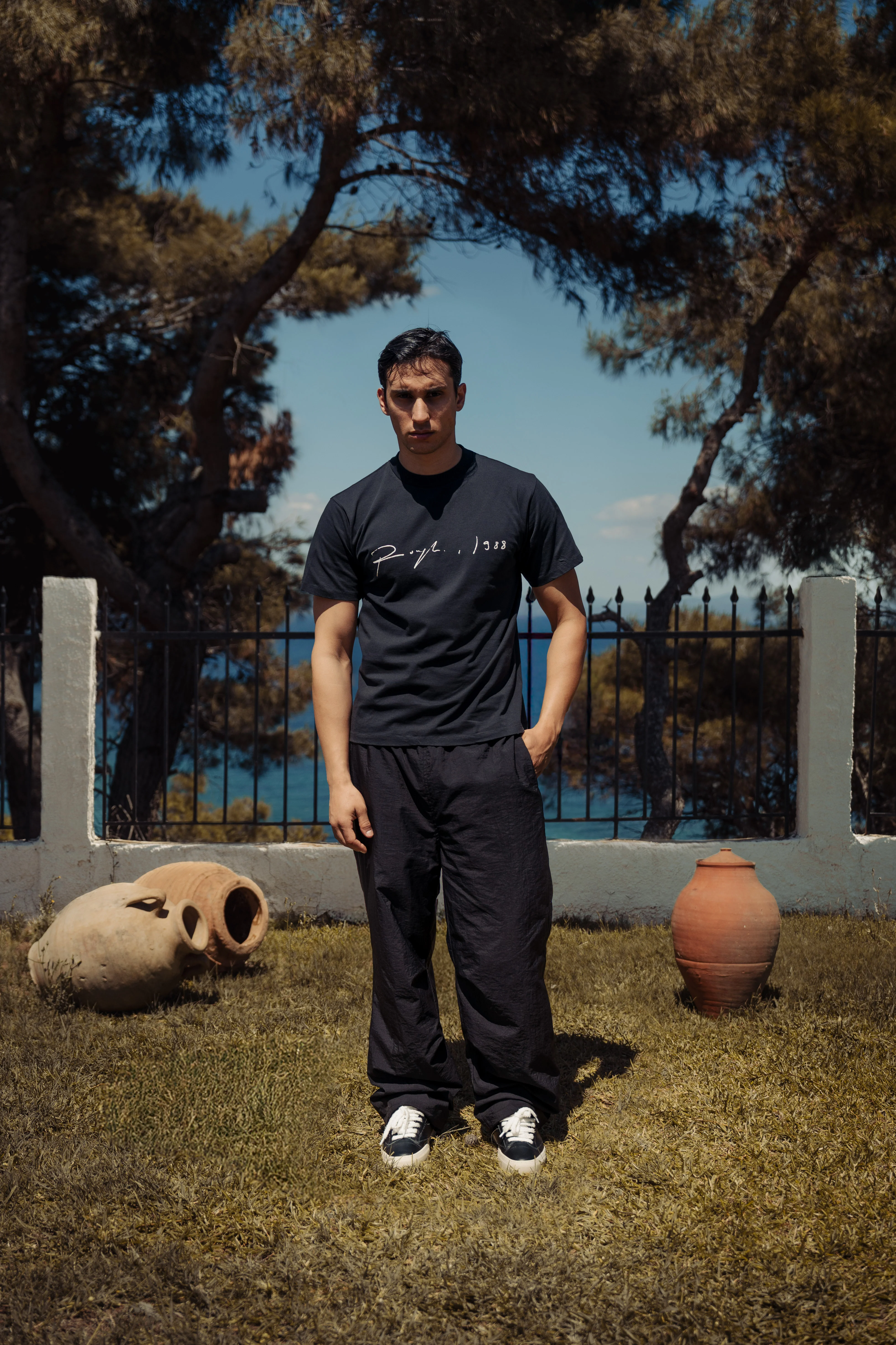SIGNATURE FITTED T-SHIRT BLACK - Image 3
